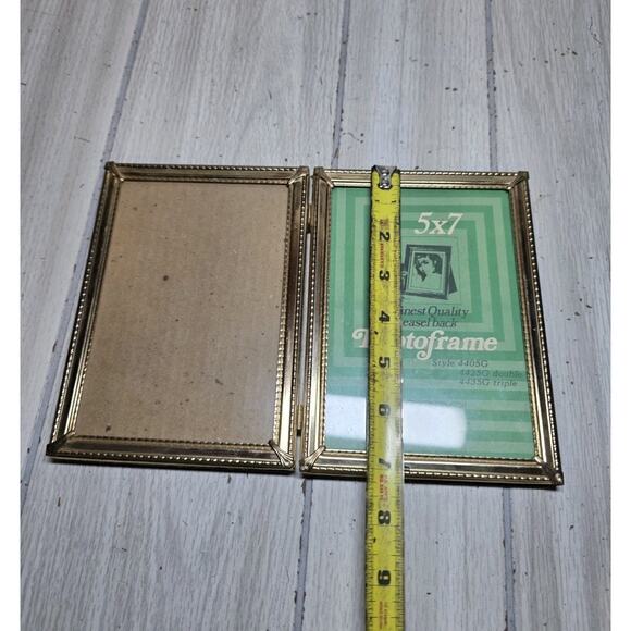 Vintage Bi-fold Gold Picture Frame Embossed Metal Double Hinge Photo 5x7 - Picture 4 of 4